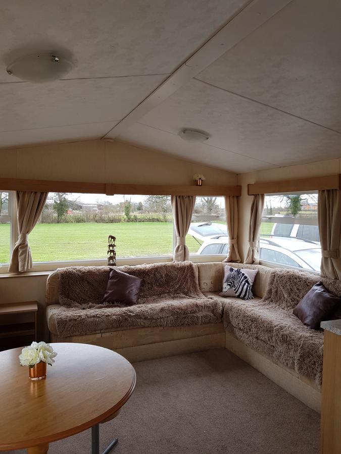 Pitch & Canvas - Self Catering At Broad Oak Farm Hotel Tattenhall Luaran gambar